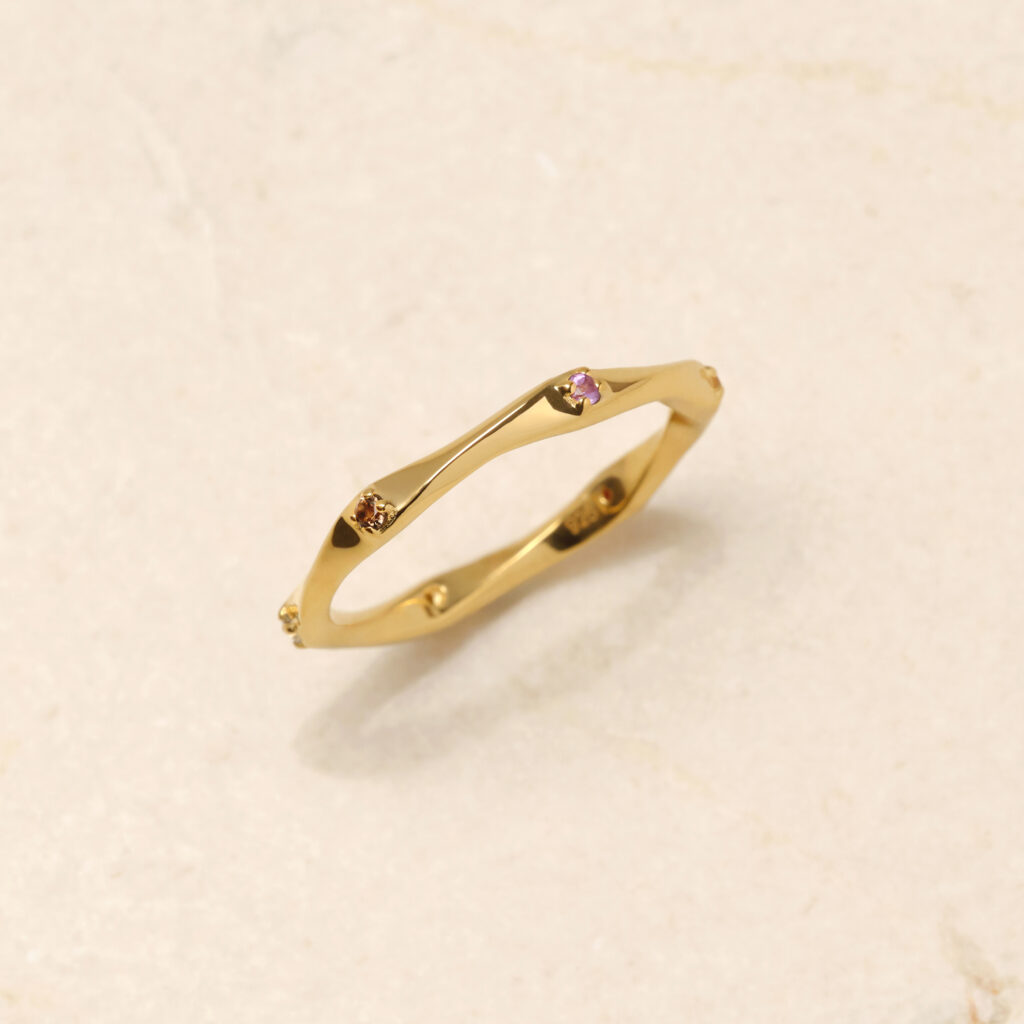 S925 MULTI STONE TWISTED ETERNITY RING
￥6,820-