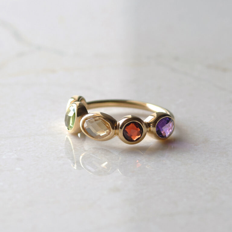 S925 MULTI STONE HALF ETERNITY RING
￥12,980-